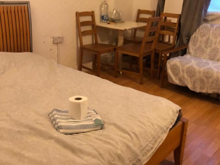 Private Rooms In 3 Bedroom Flat!! Лондон Екстер'єр фото
